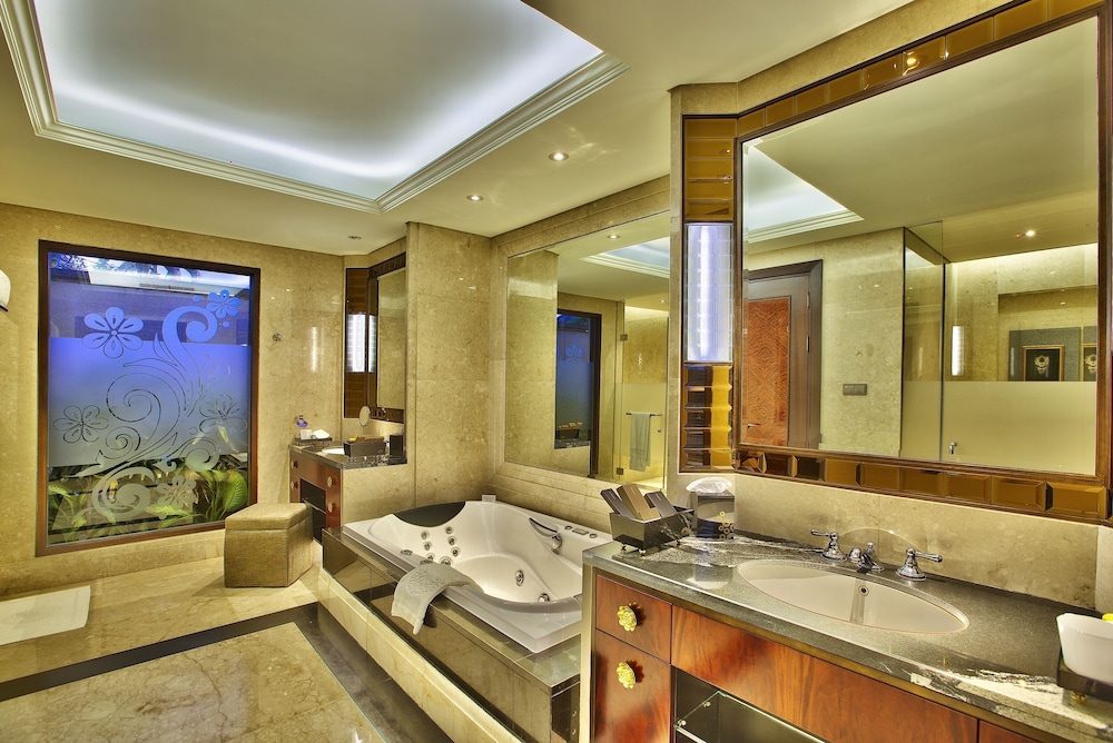 THE TRANS RESORT BALI 33/68
