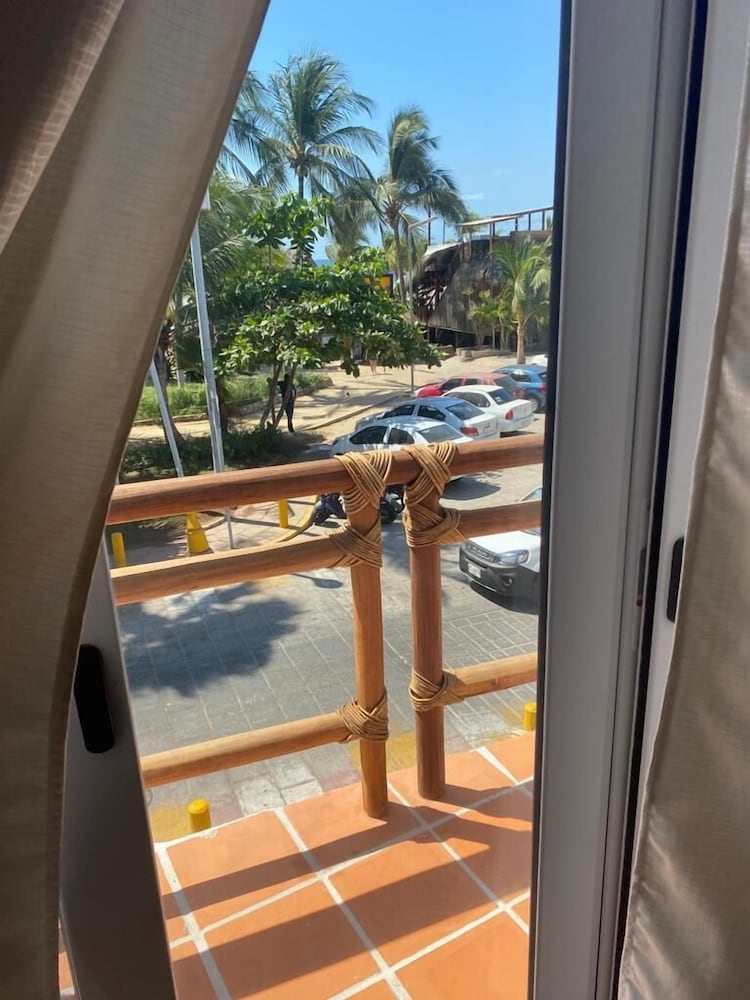 Hotel y Bungalows Acuario 30/60