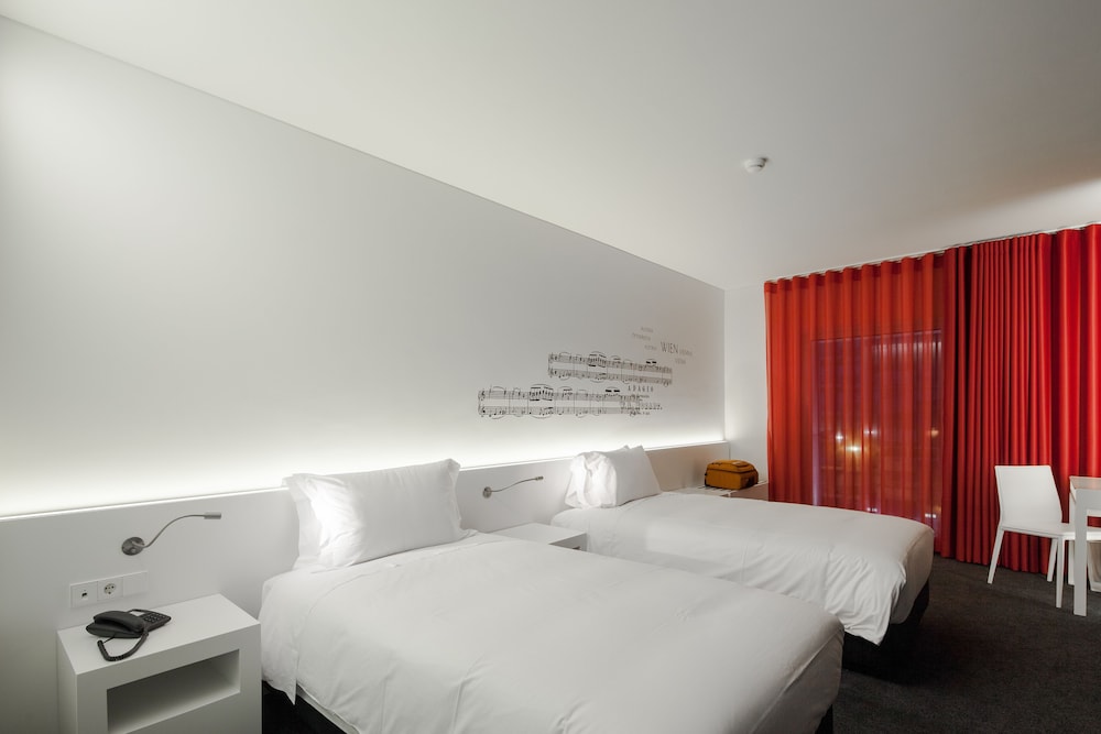 FAMILY, DOUBLE OR TWIN BED