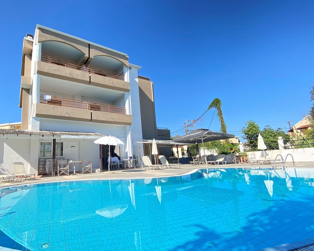 Louvre Hotel in CORFU