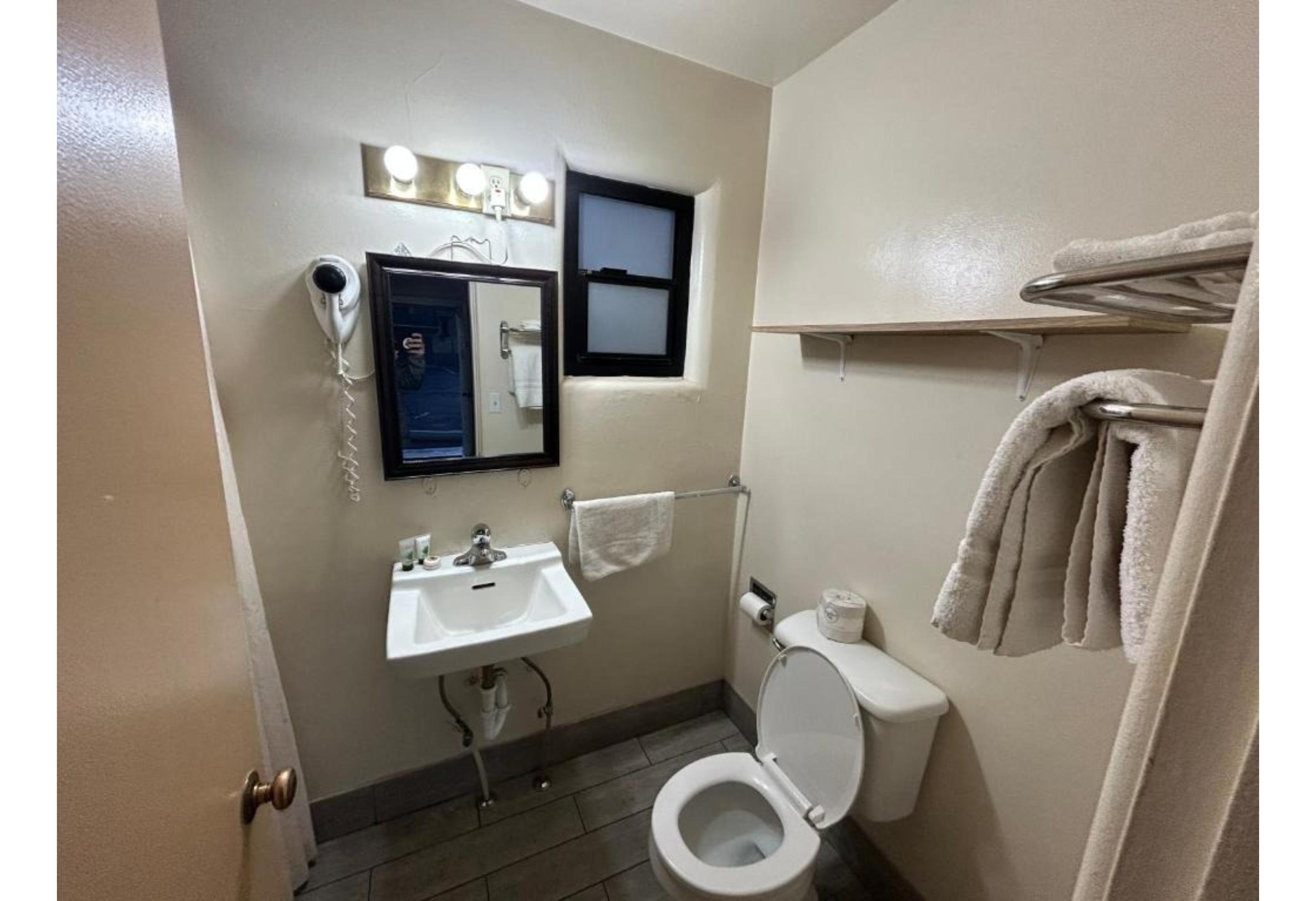 OYO 1001438 Motel6 Williams, AZ – Historic Route 66 23/26