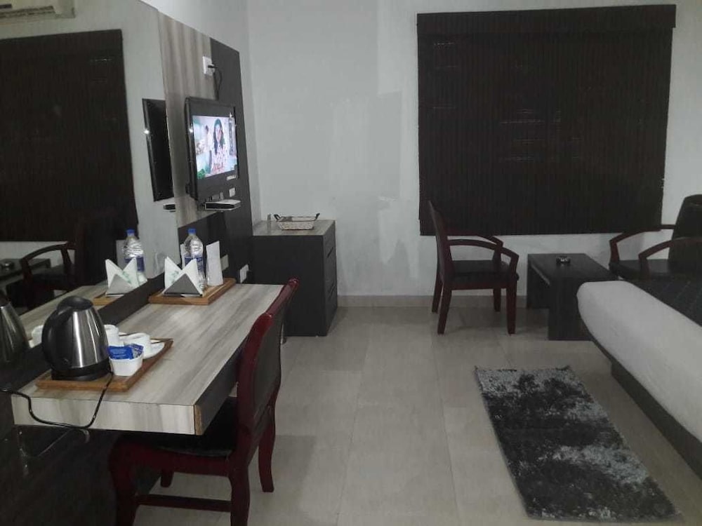 HOTEL PALM SHORE 15/22