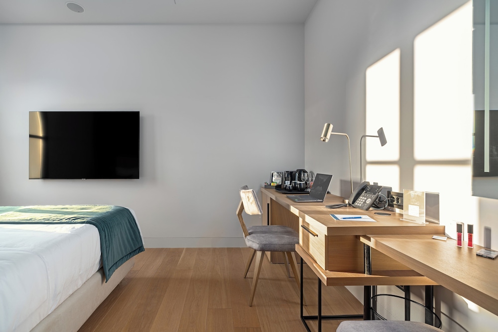 Hellenic Vibes Smart Hotel 36/50