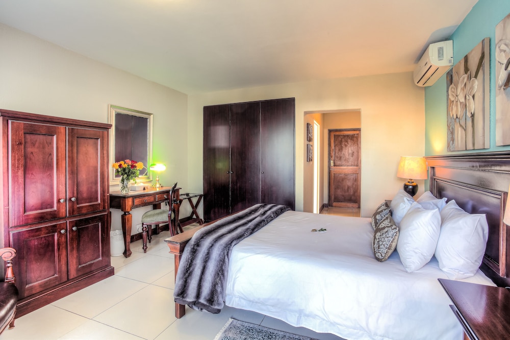 Sunninghill Guest Lodge 3/36