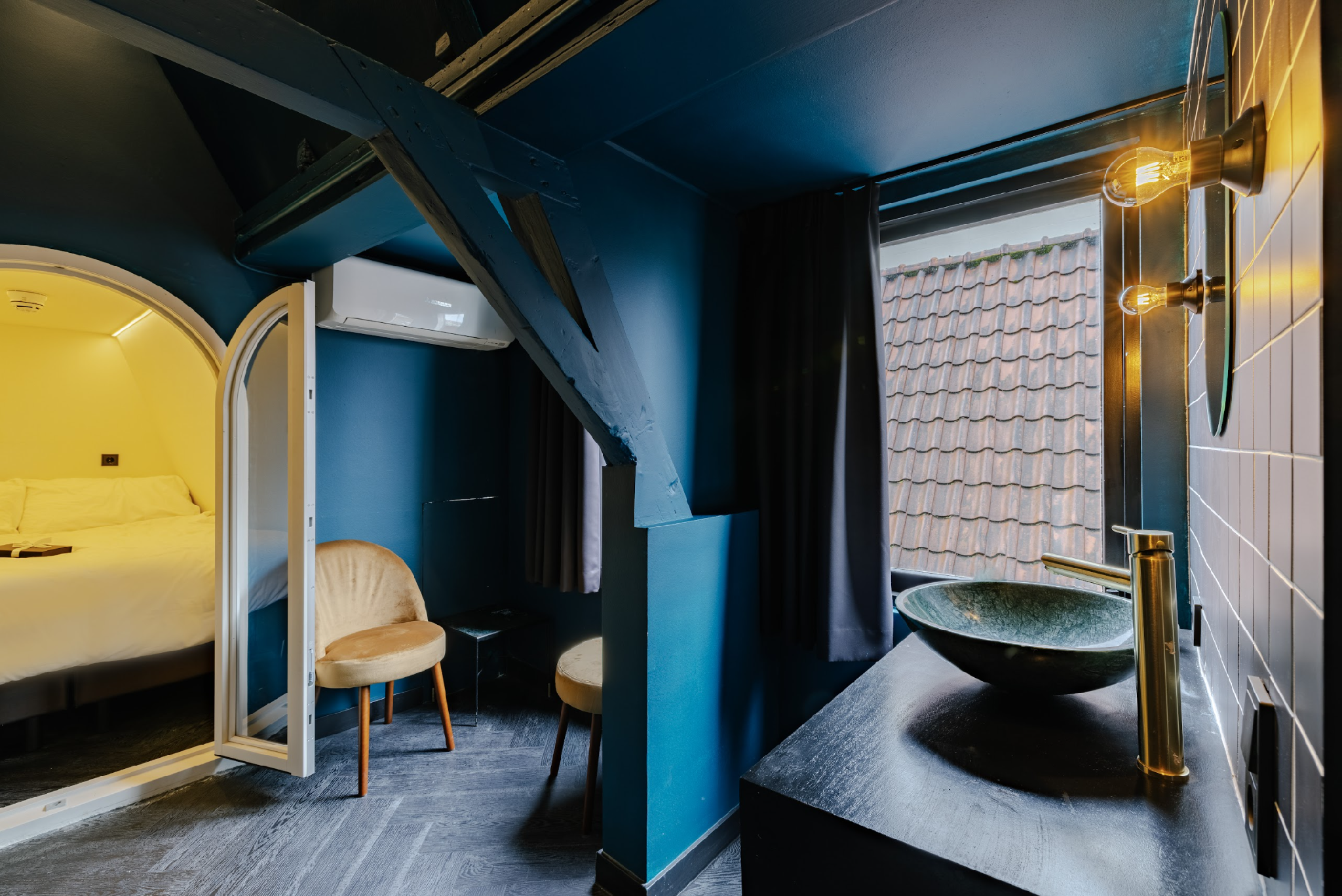 Intimate, Suite, King Bed, Sofa