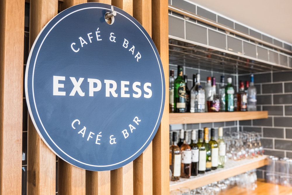 Holiday Inn Express Stockport 1/57