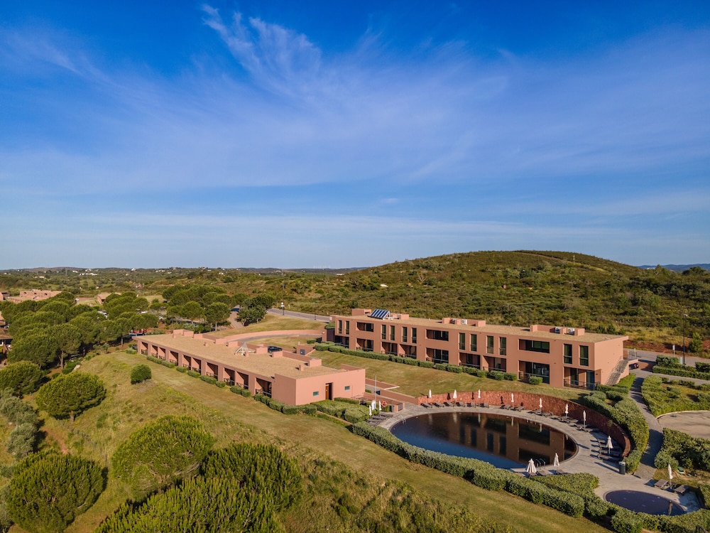 NAU Morgado Golf & Country Club 1/50