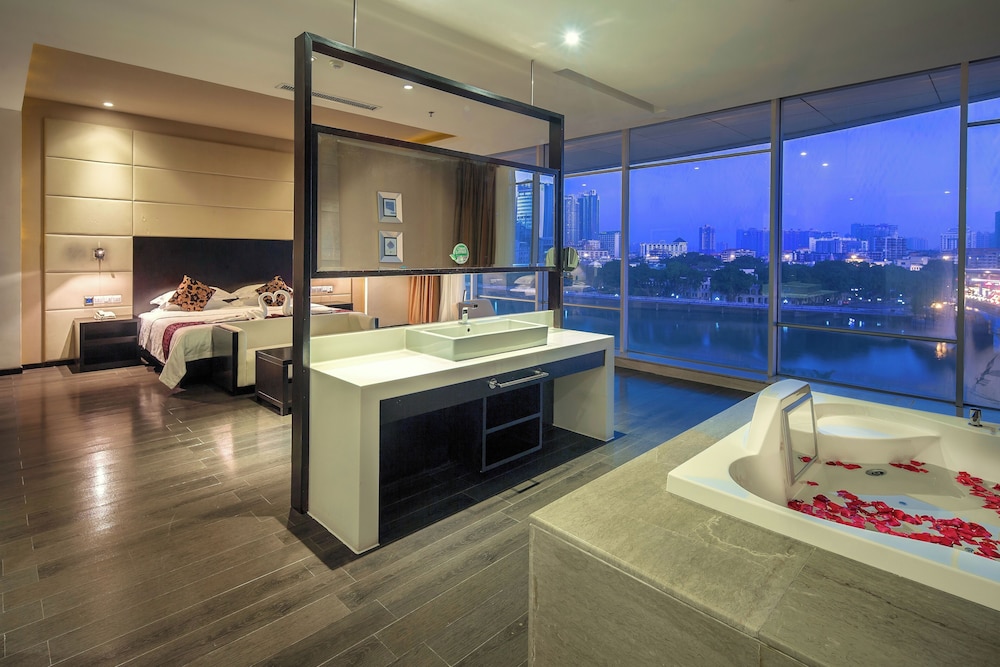 Guangdong Nanmei Osotto Hotel 30/55