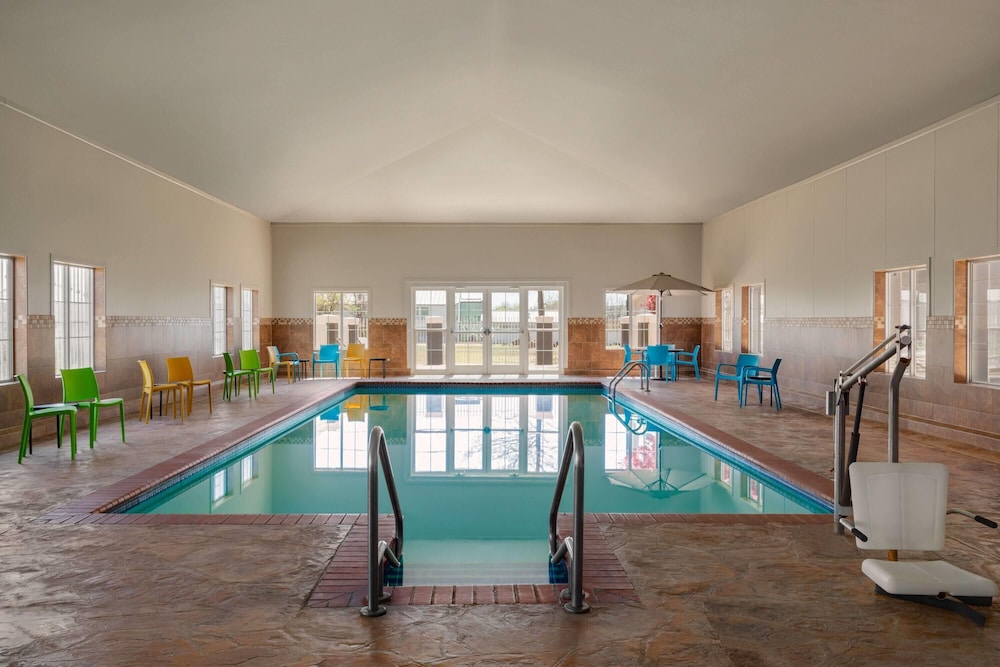 swimming pool spa