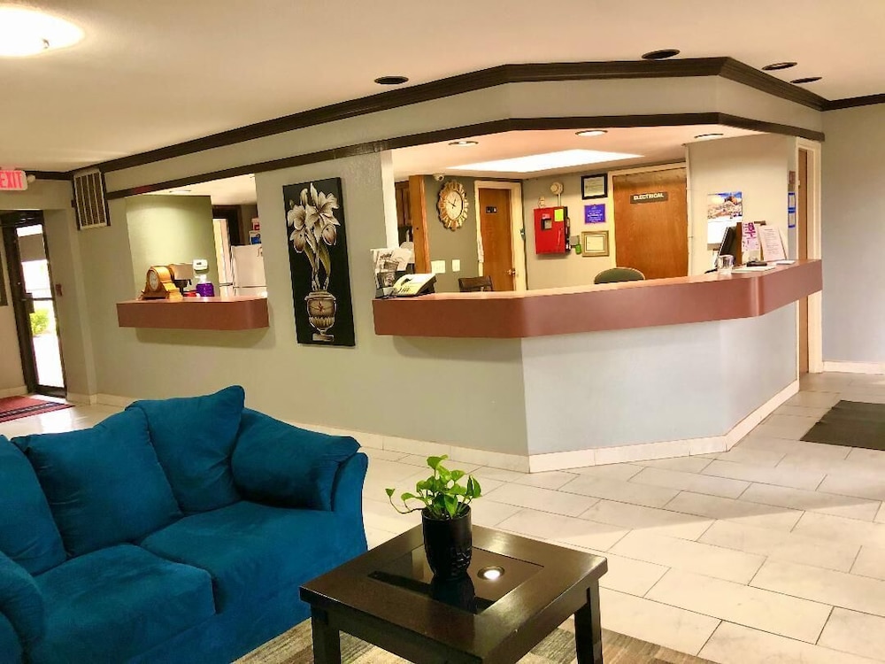 Americas Best Value Inn & Suites Yukon Oklahoma City 6/32