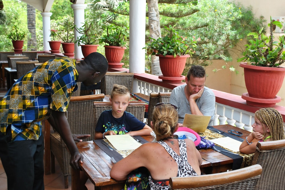 Lemon Creek Hotel Resort 20/32