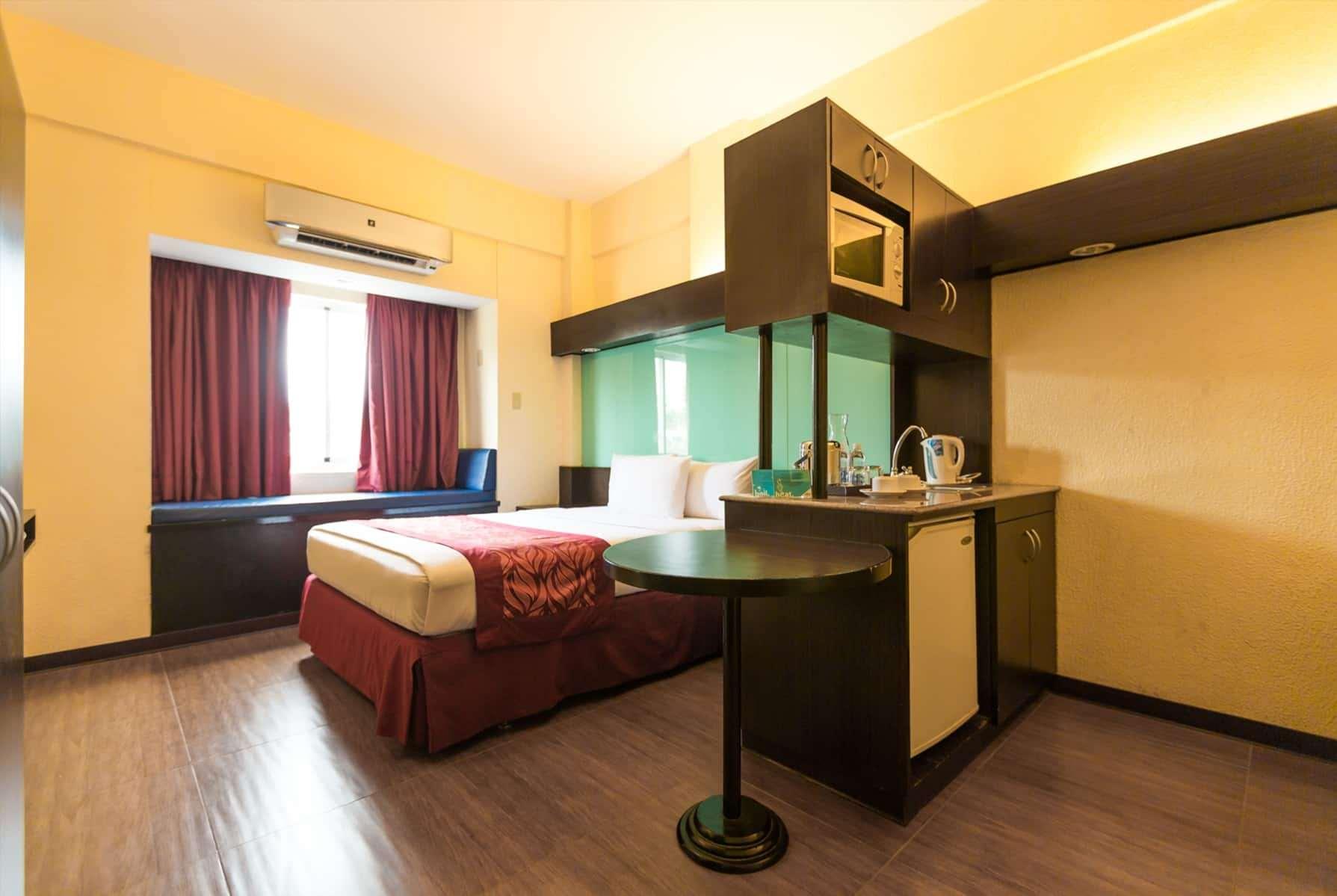 Room at Microtel by Wyndham Batangas, Santo Tomas (Calabarzon)