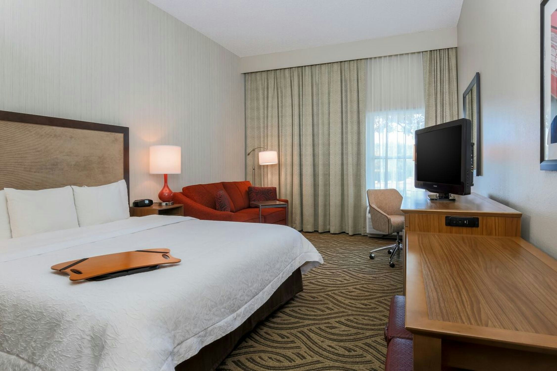 ROOM, KING BED, SOFA