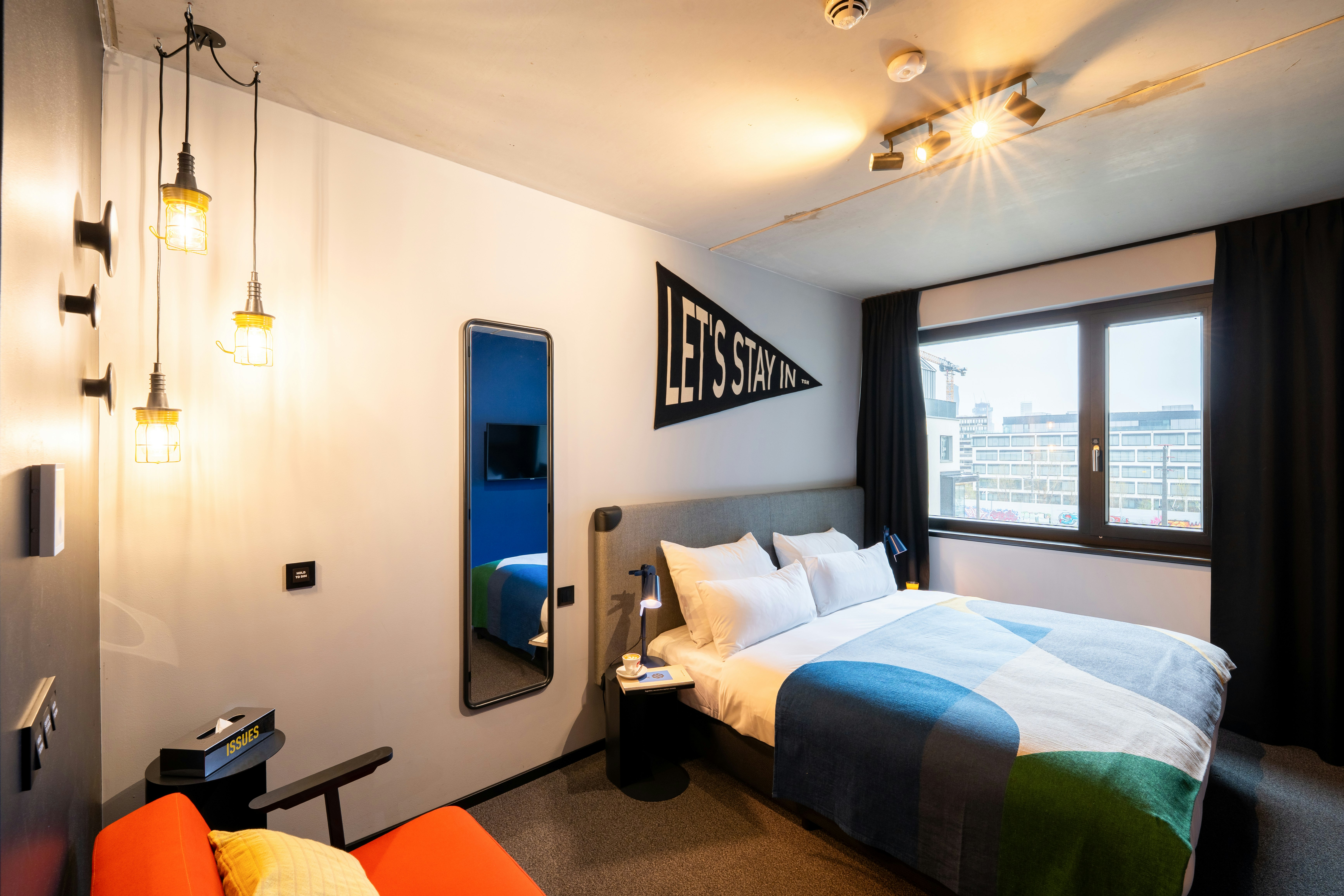 EXECUTIVE, DOUBLE BED