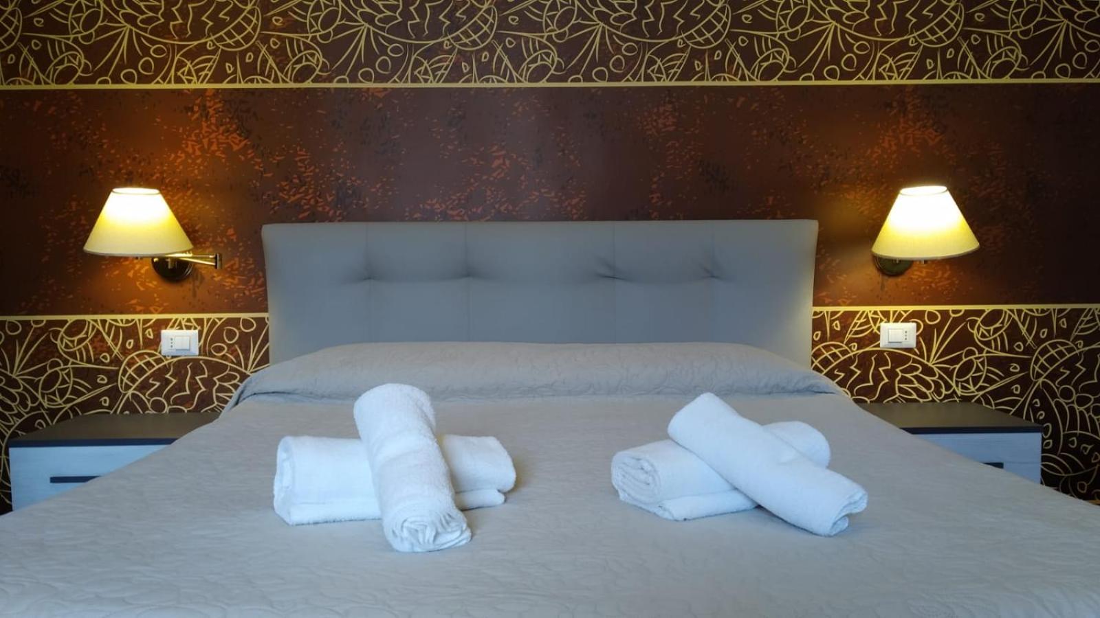 CconfortHotels R&B Central Rooms 6/12