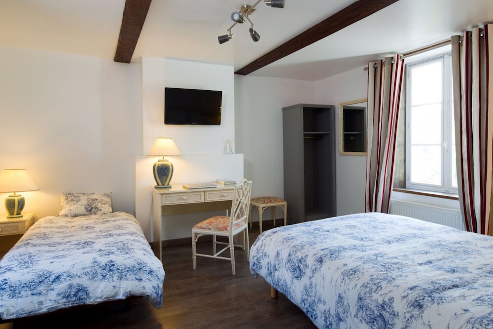 HOTEL VAL SAINT-HILAIRE 6/21
