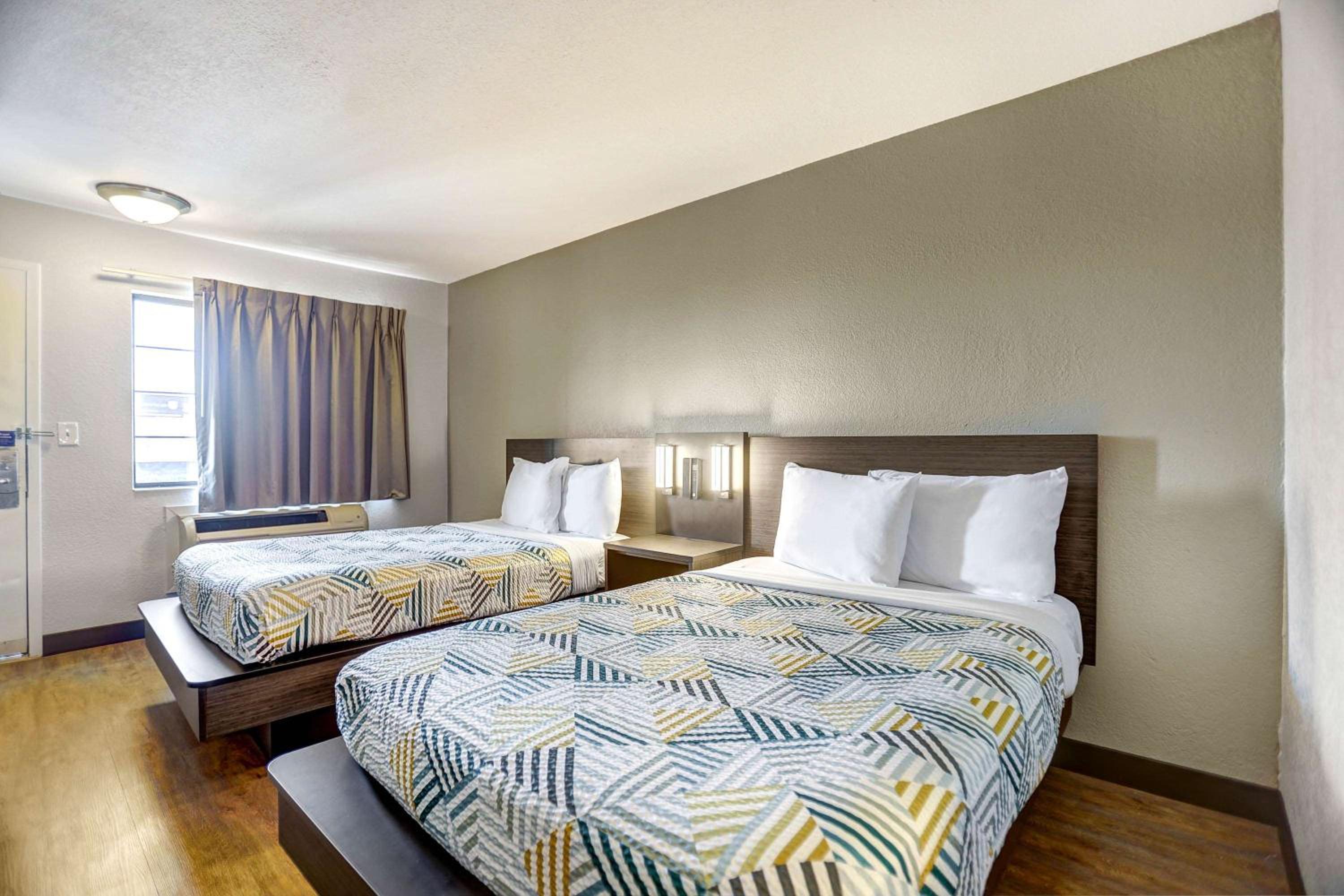 Room, Quadruple, Accessible, Motel6 Amarillo, TX - Airport 2/9