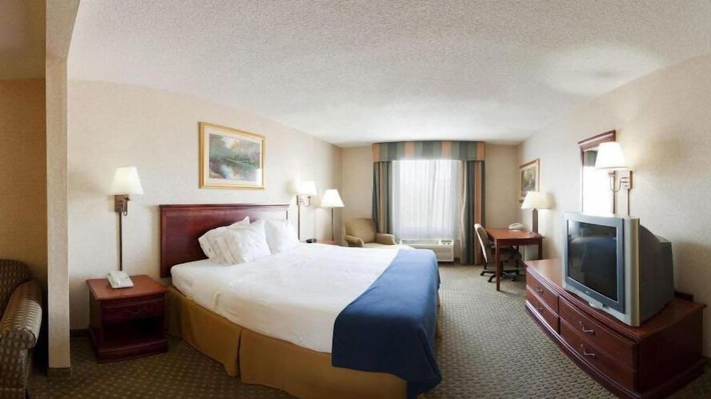 Holiday Inn Express Hotel Suites Thomasville 11/40