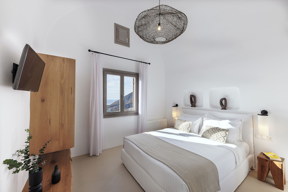 SENIOR, VILLA, PRIVATE POOL