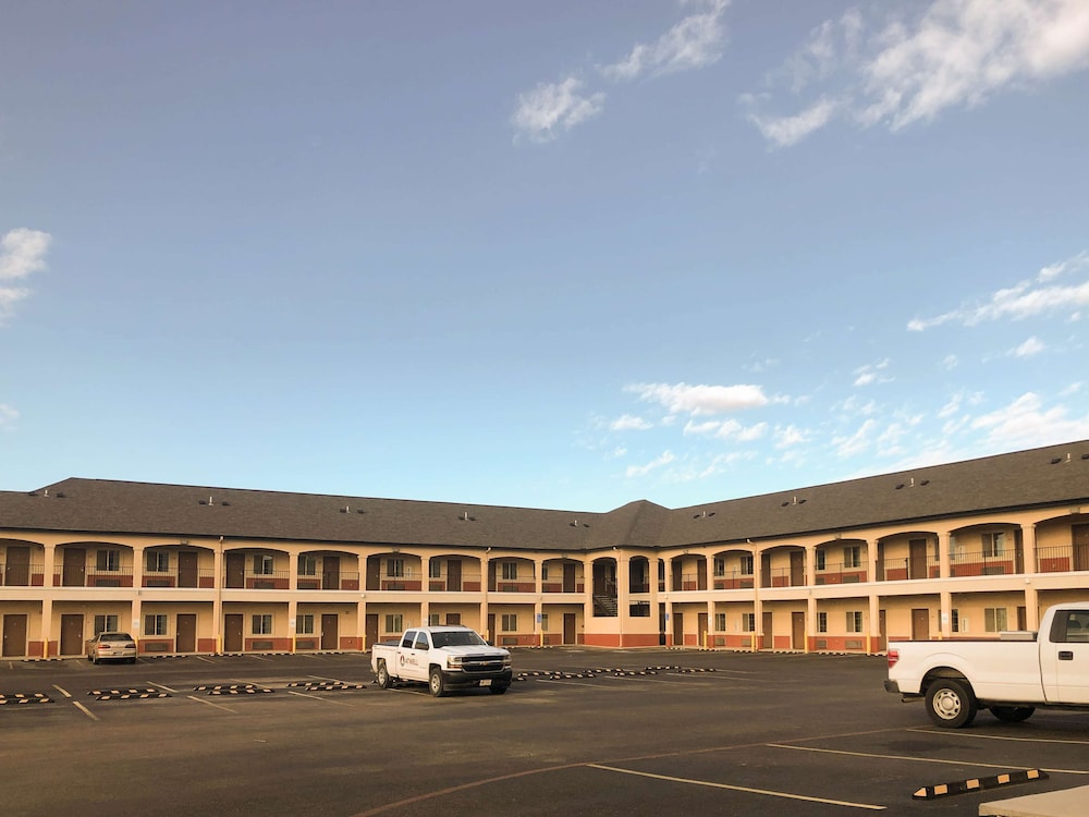 Studio6 Odessa, TX 50/56