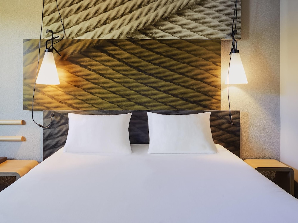 Ibis La Ciotat 27/74