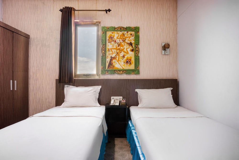 Hotel O Makassar near Losari Beach formerly Ocean View Hotel 16/21