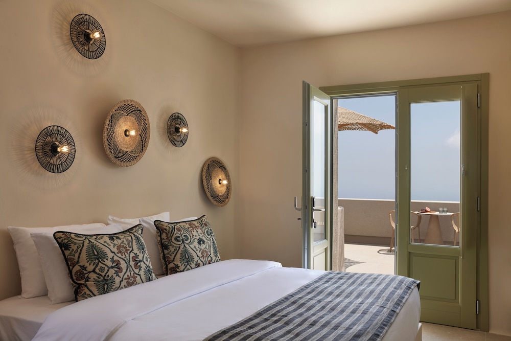 DELUXE, SUITE, KING BED, SEA VIEW, JETTED TUB