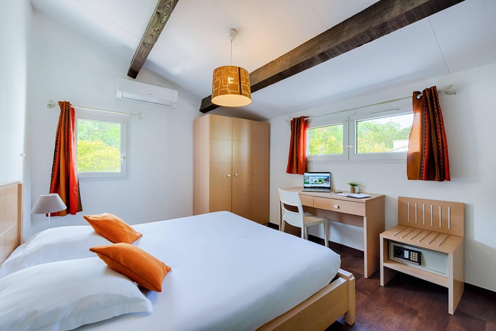 1 BEDROOM, ECONOMY, APARTMENT