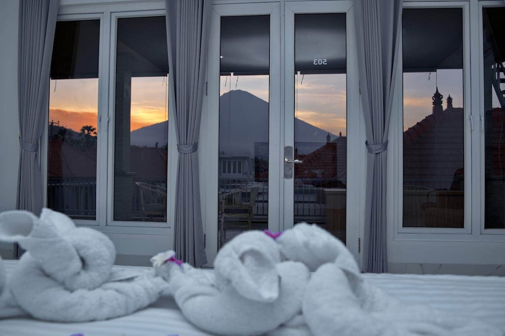 Seamount Hotel 33/50