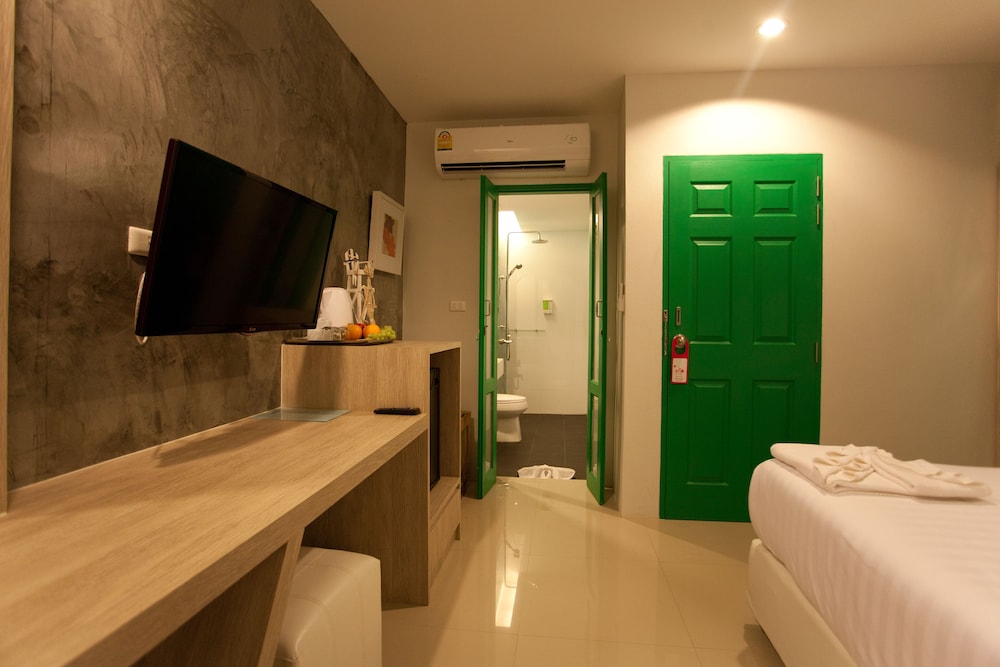 The Blue Pearl Kata Hotel 43/66