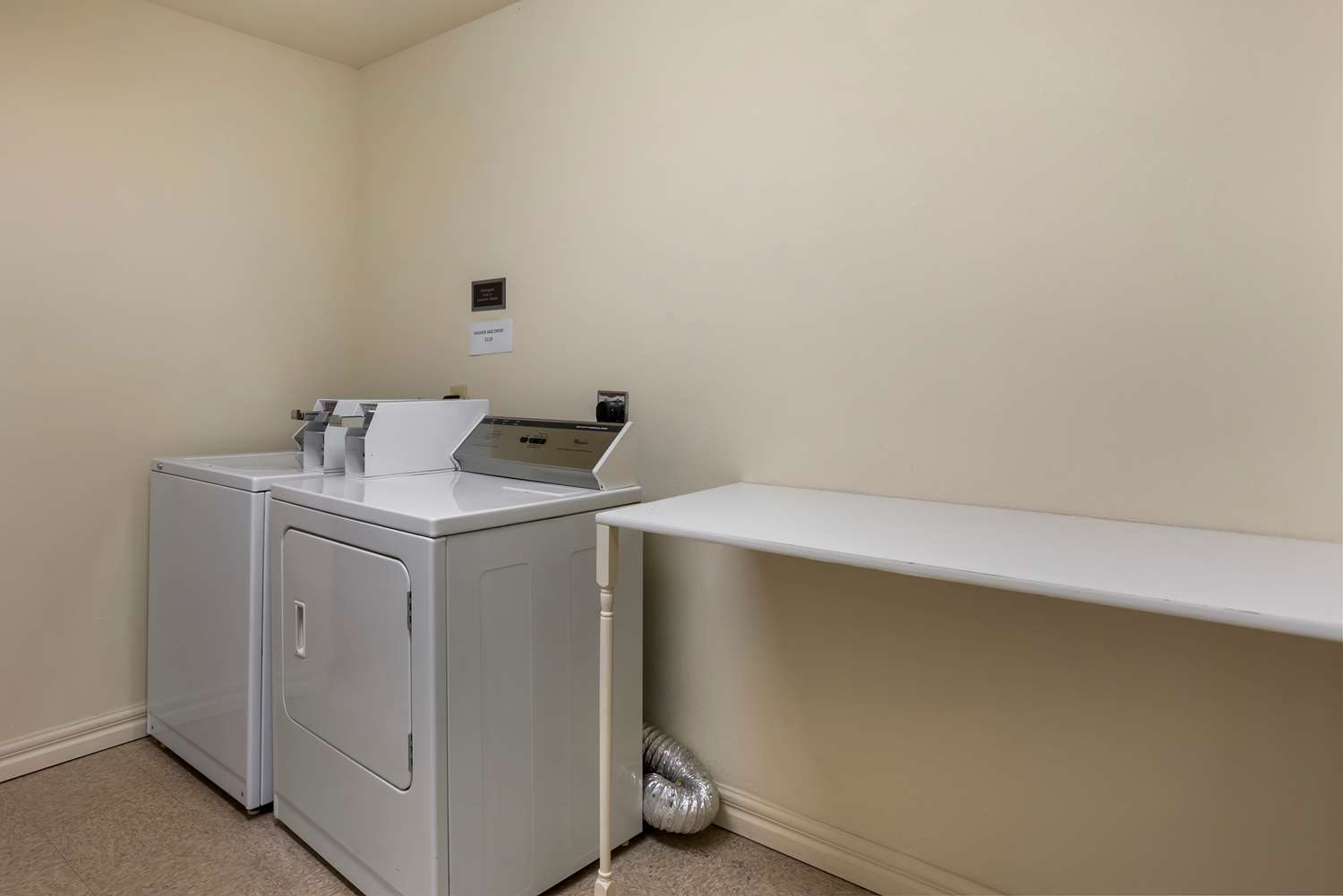 Best Western Plus Capital Inn 22/48