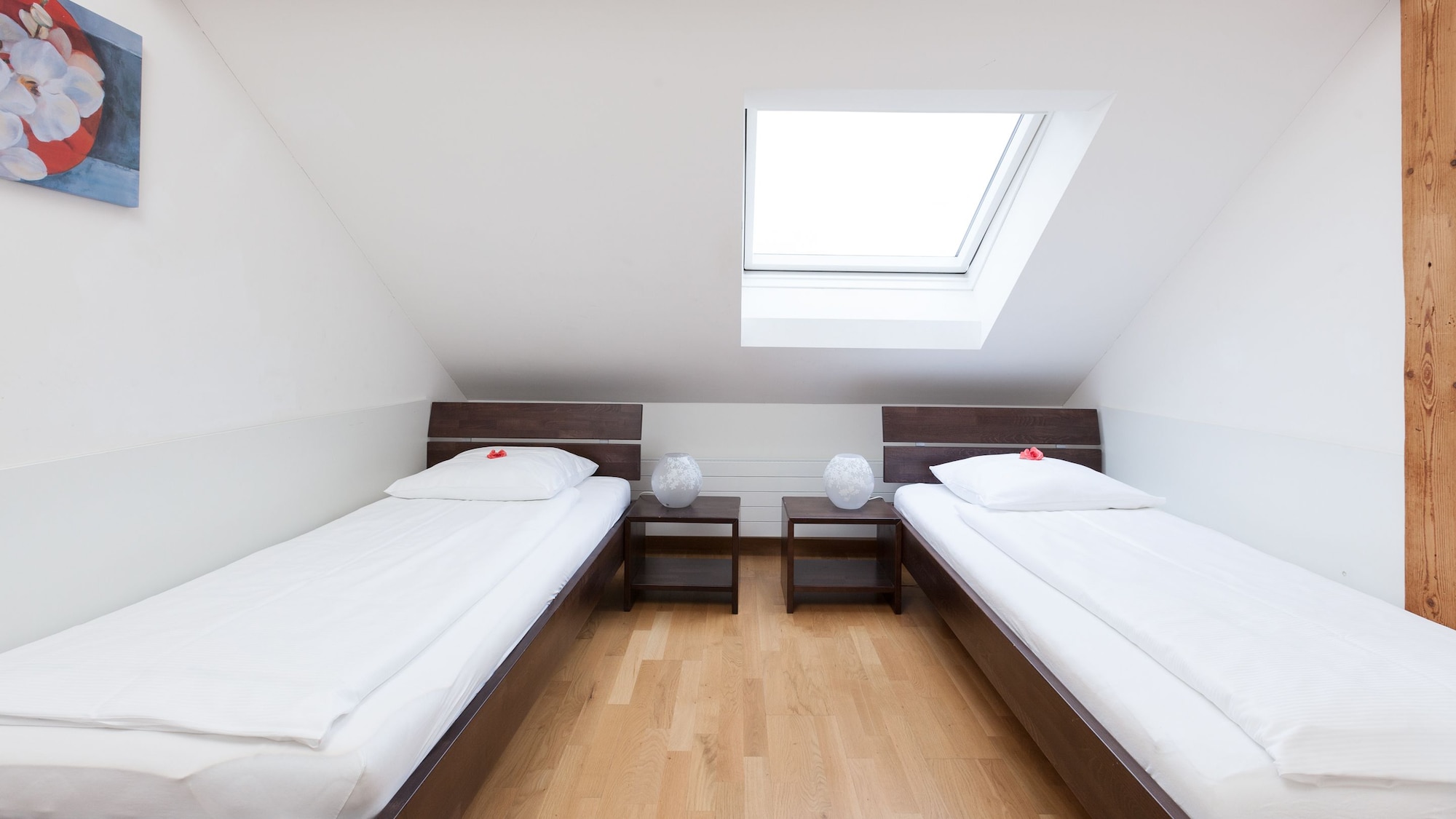 2 BEDROOMS, SUITE, TWIN BEDS