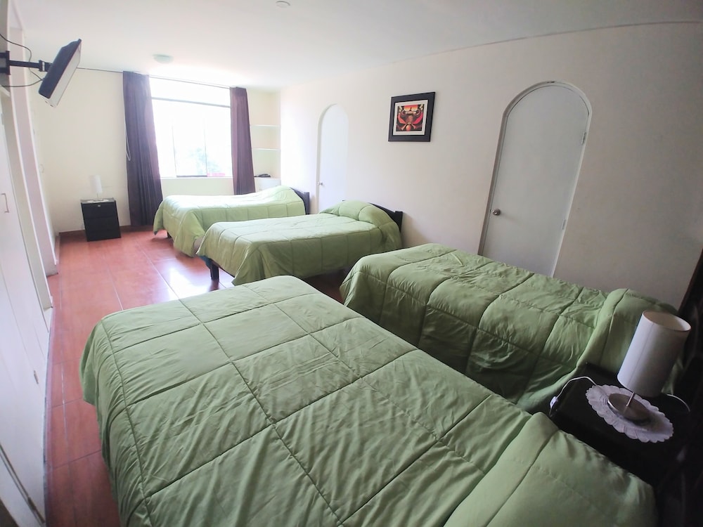 Casa Mores Inn 8/27