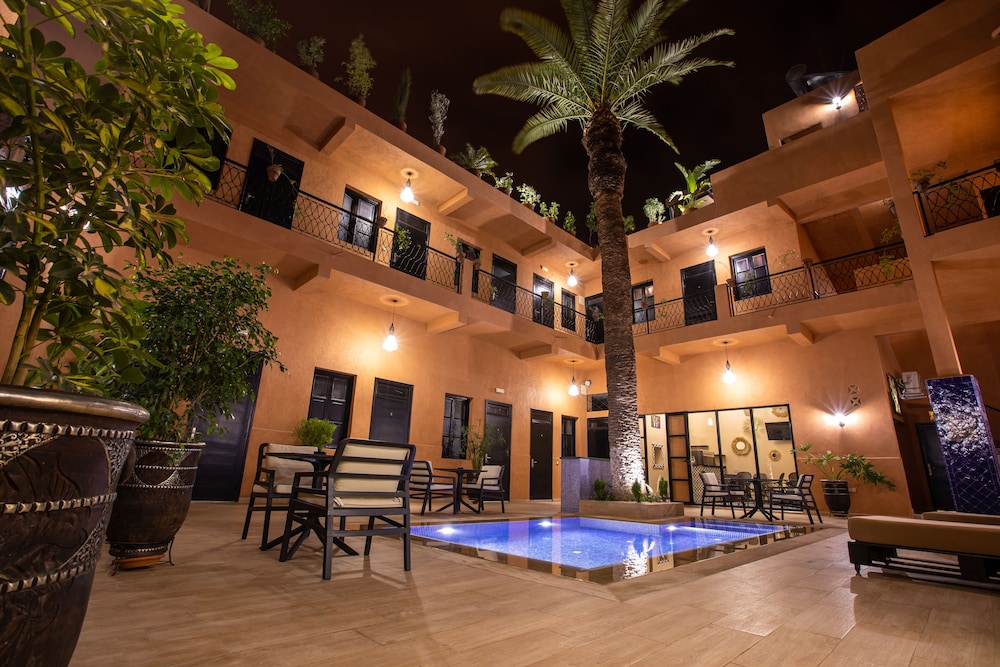 HOTEL TOULOUSAIN 3/57