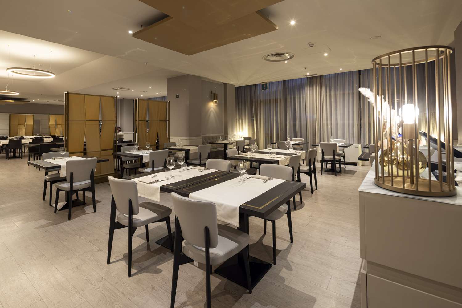 restaurant cafeteria
