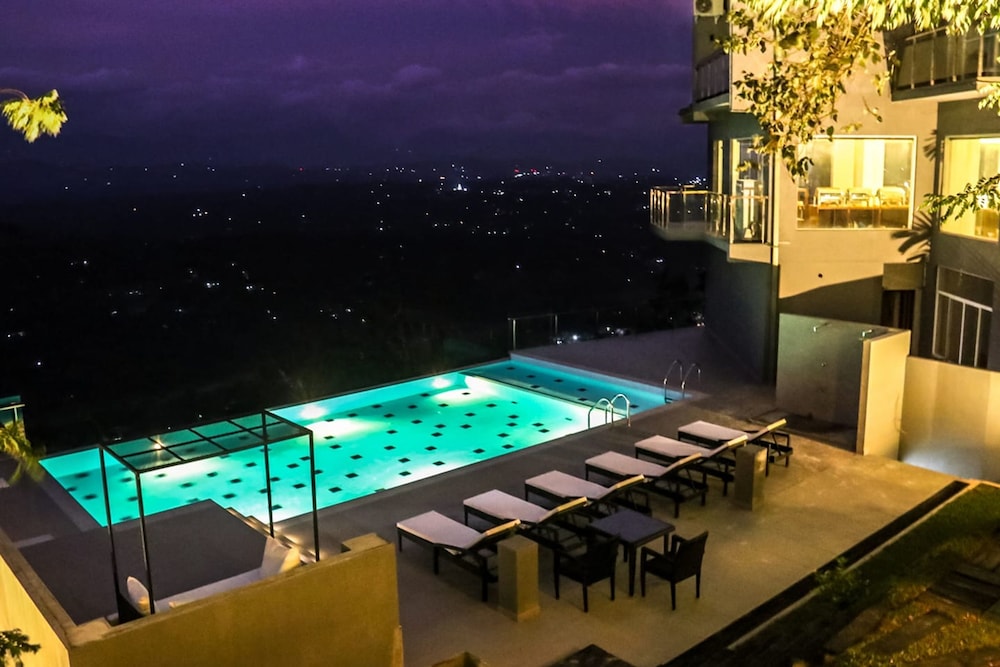 Mount Blue Kandy Hotel And Spa 58/63