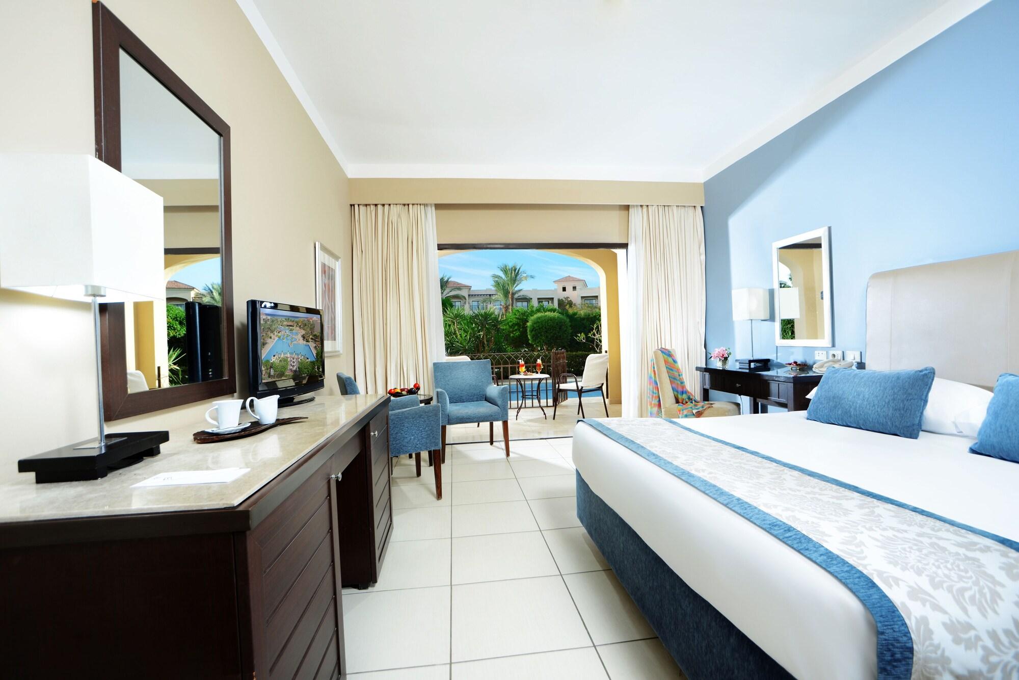 Swim Up, Deluxe, Family, Double Bed