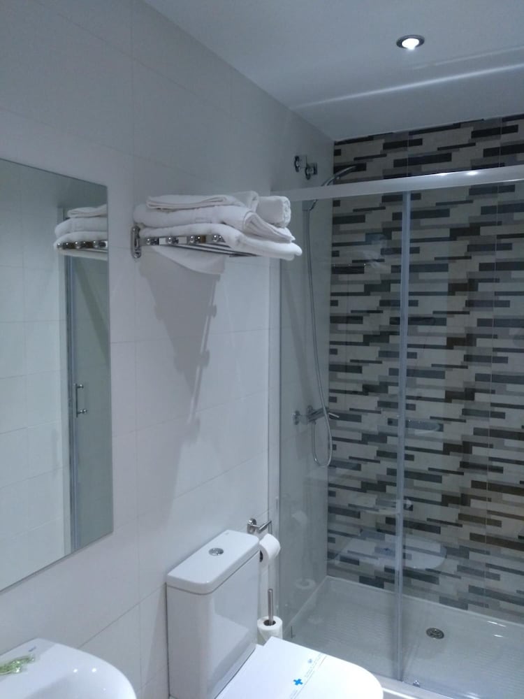Hostal Rioja Condestable 47/48