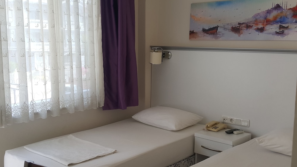 Cicek Otel & Apartments 50/50