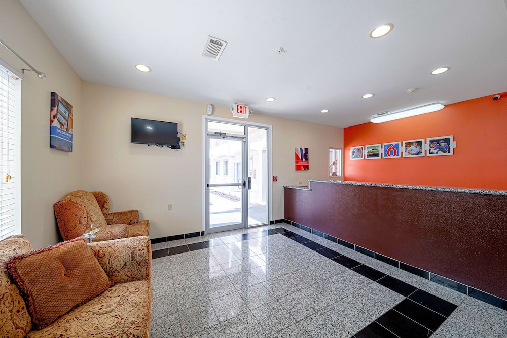 Motel6 Rhome, TX 7/43