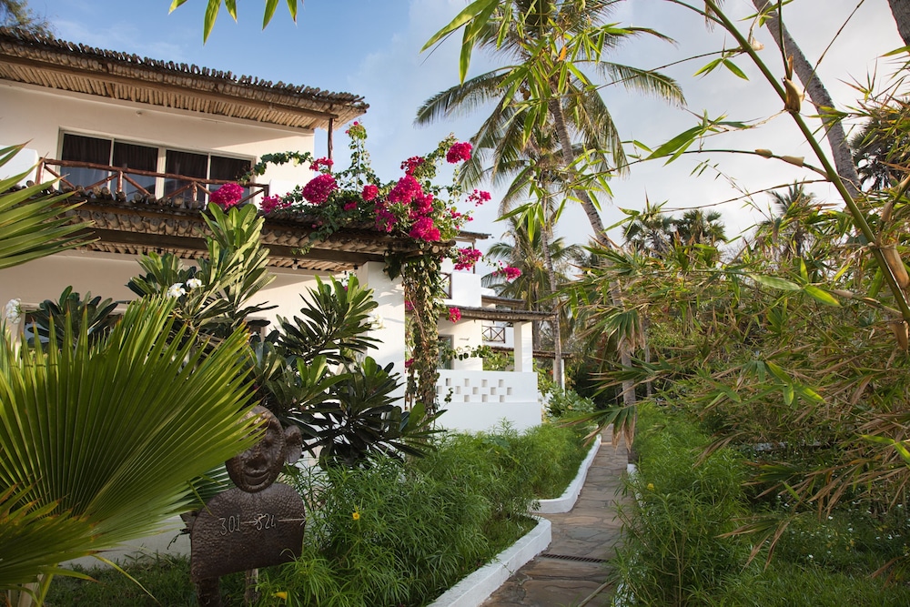Barracuda Inn Resort 37/51