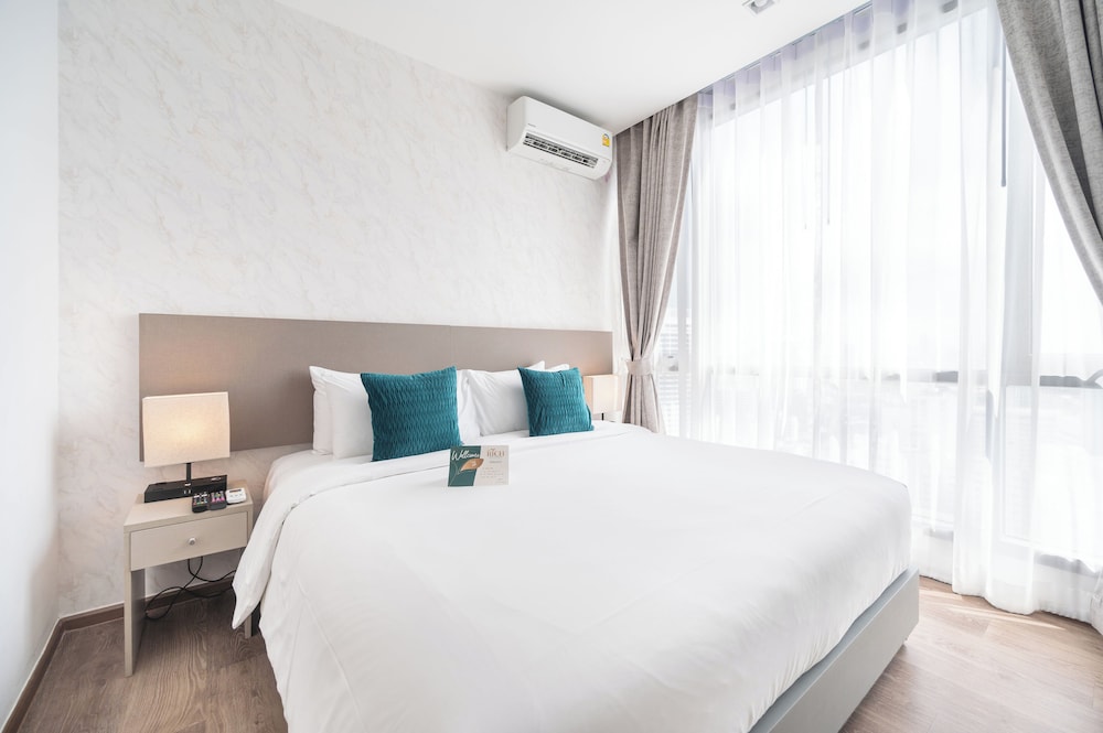 2 BEDROOMS, JUNIOR
