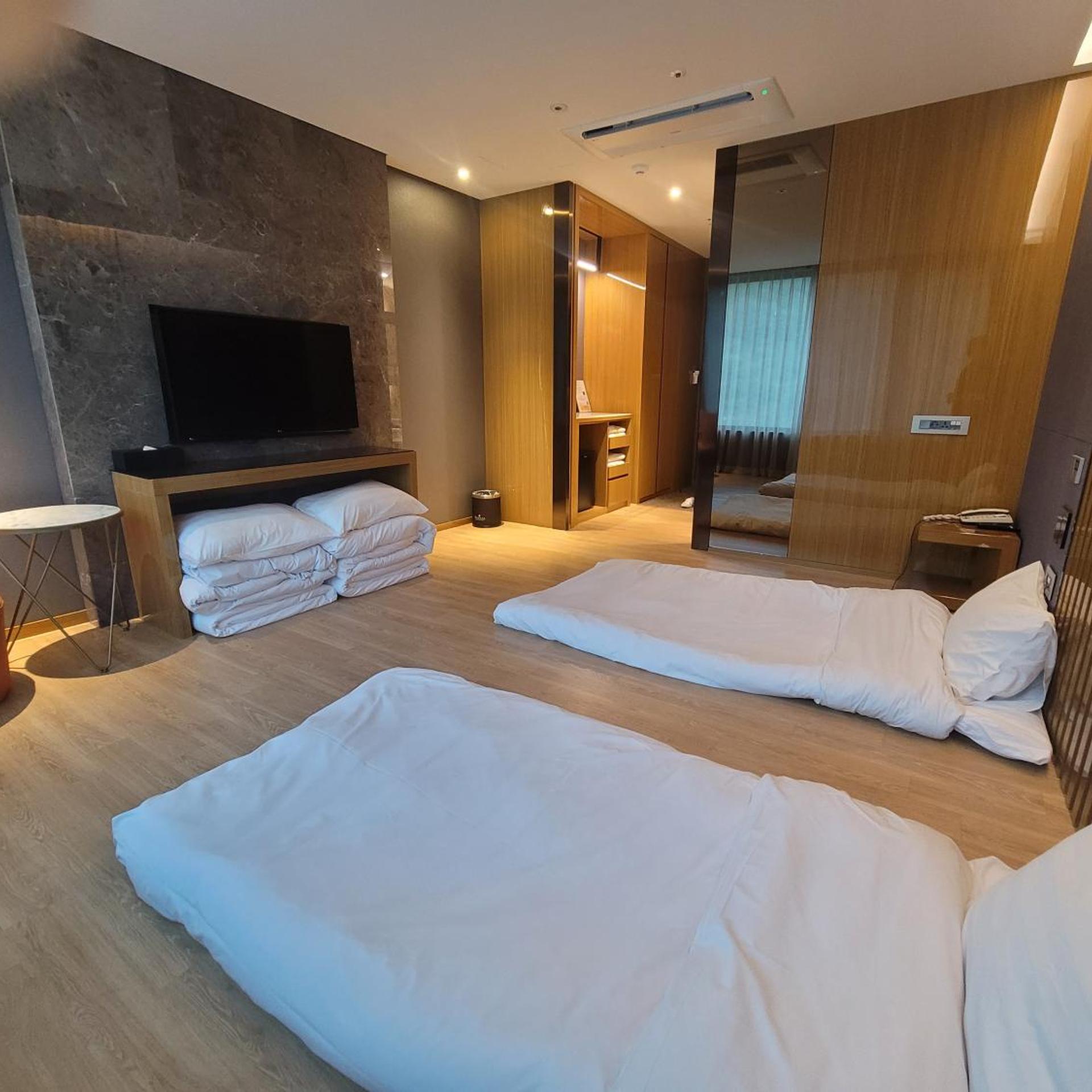 Deluxe Ondol، Traum Valley Hotel (ex. Jeongseon Grand Intoraon Hotel) 3/4