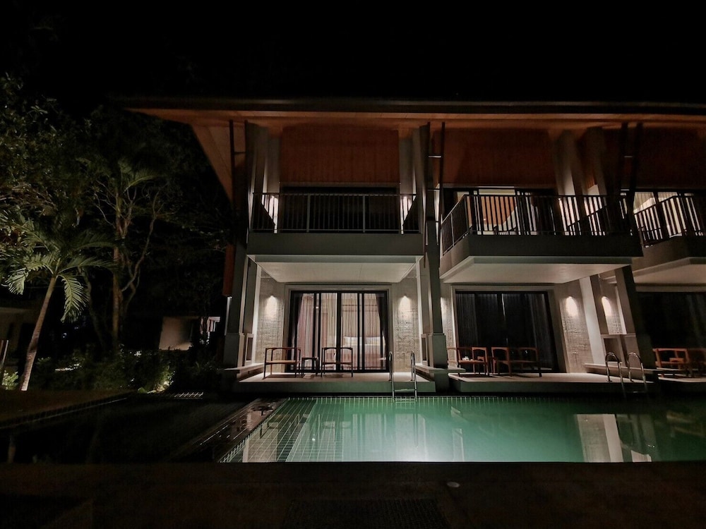 Khaolak Wanaburee Resort in TAKUA PA