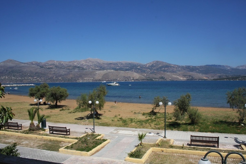 Aura Boutique Hotel 49/51