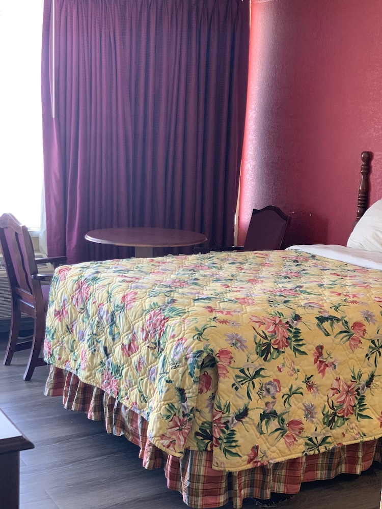 Motel 6 Williamston, NC - Highway 17 38/61