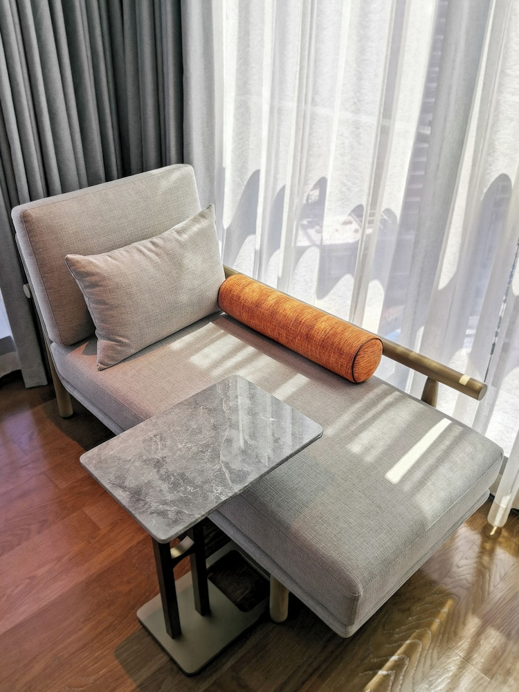 LN Dongfang Hotel Pazhou 32/60