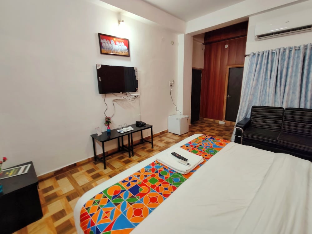 Hotel Yash Residency 31/35