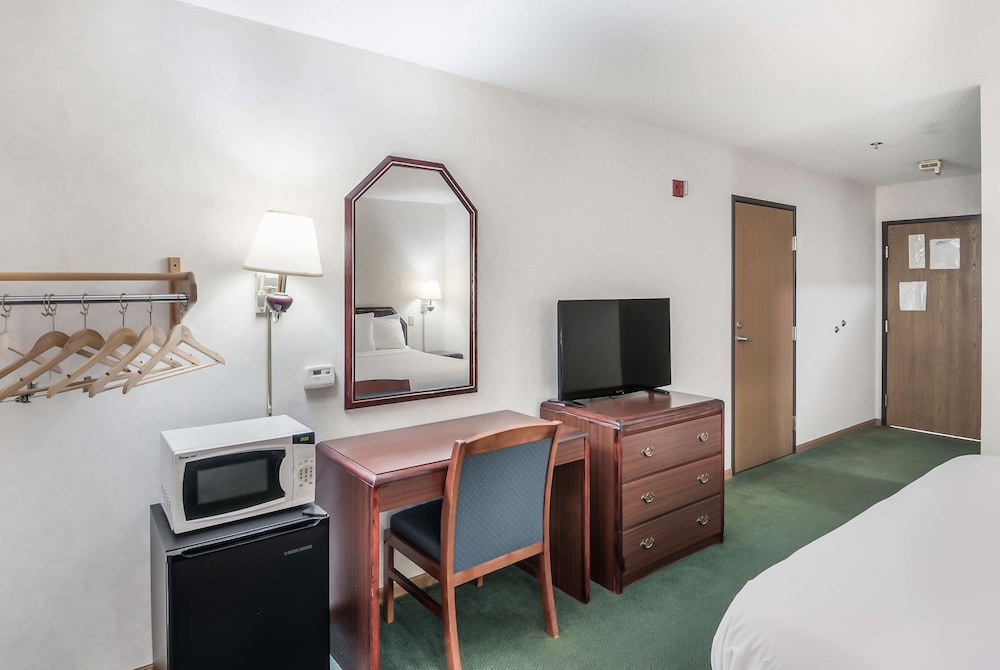 Americas Best Value Inn Wenona 31/32