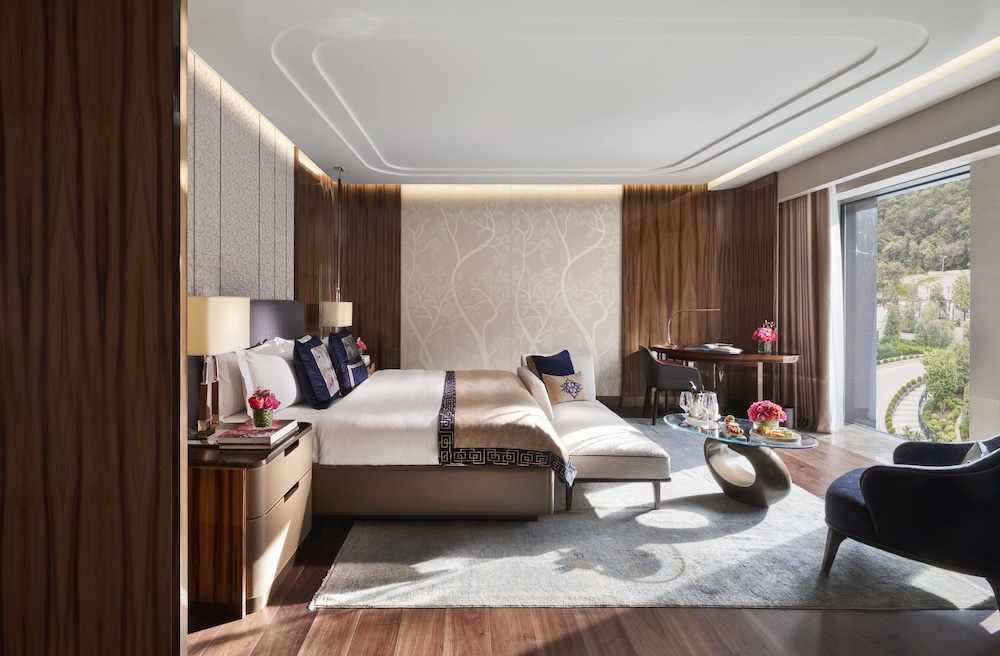 Mandarin Oriental Bosphorus, Istanbul 28/83